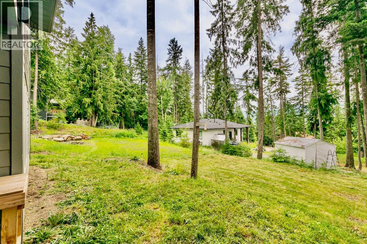 7468 Estate Drive, Anglemont, British Columbia  V0E 1M8 - Photo 38 - 10353996