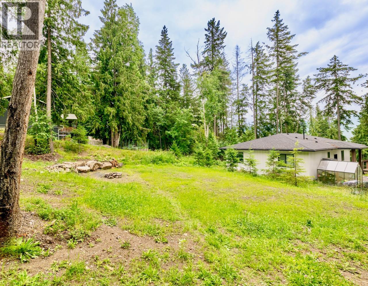 7468 Estate Drive, Anglemont, British Columbia  V0E 1M8 - Photo 36 - 10353996