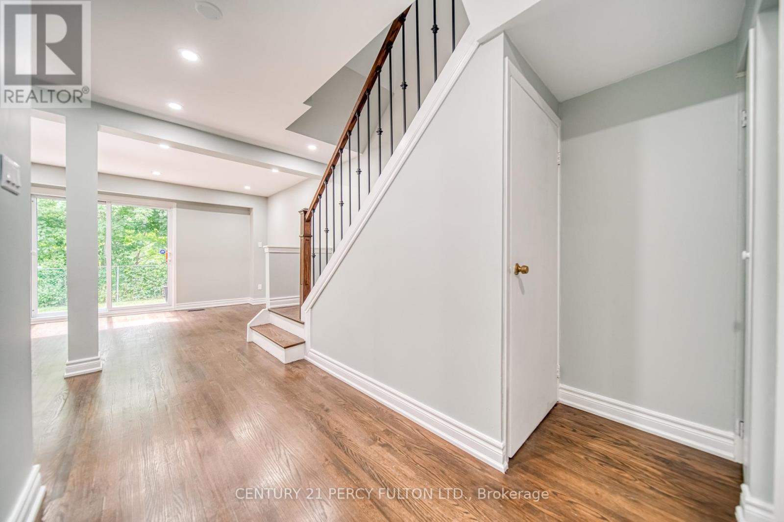 Property at 107 - 925 BAYLY STREET image 3