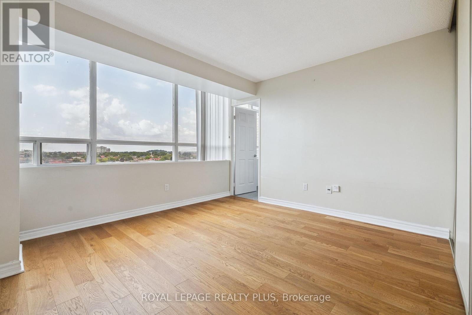 712 - 50 Kingsbridge Garden Circle, Mississauga (Hurontario), Ontario  L5R 1Y2 - Photo 14 - W12343049