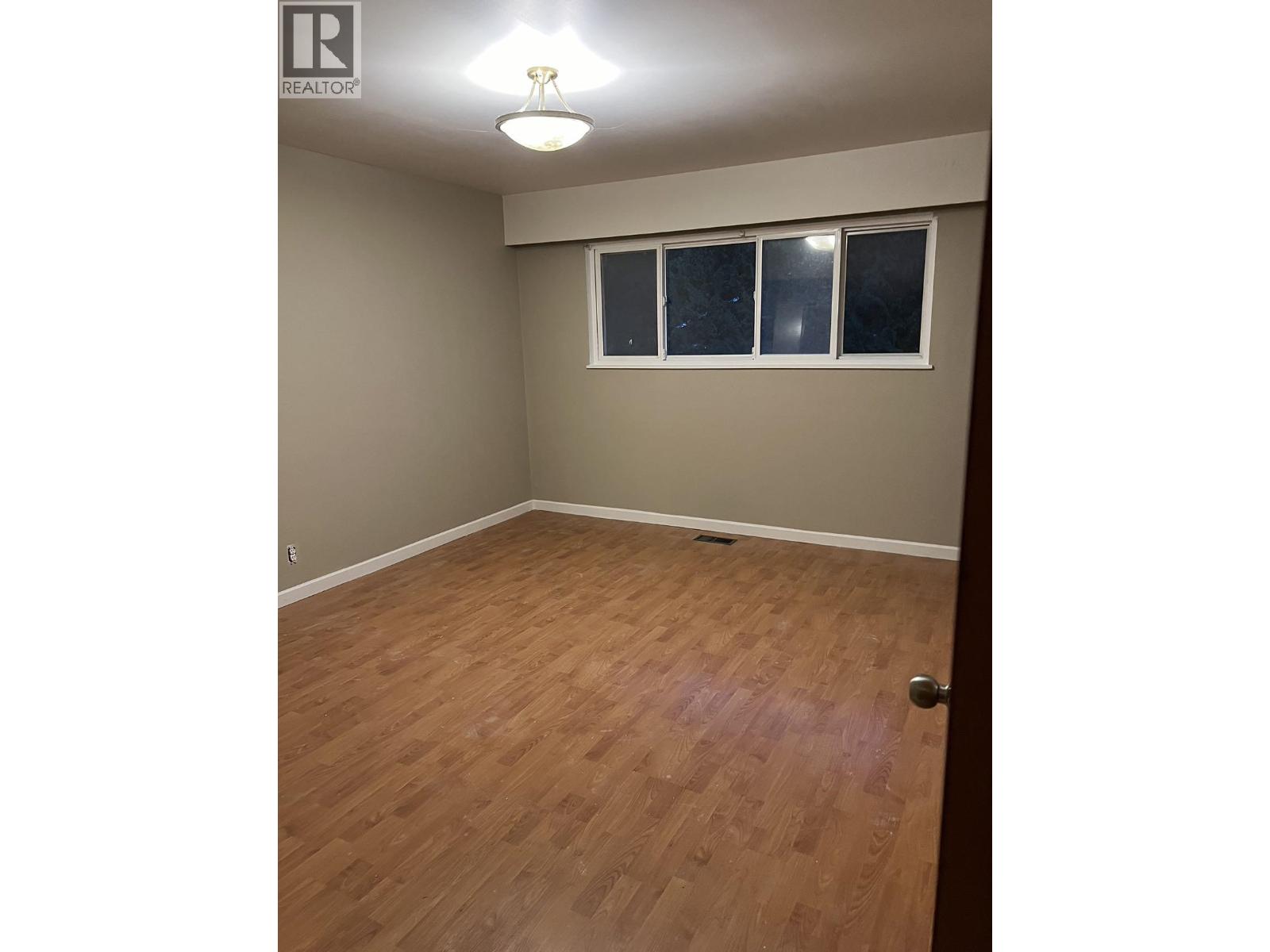 7566 Kraft Place, Burnaby, British Columbia  V5A 1Z6 - Photo 8 - R3035041