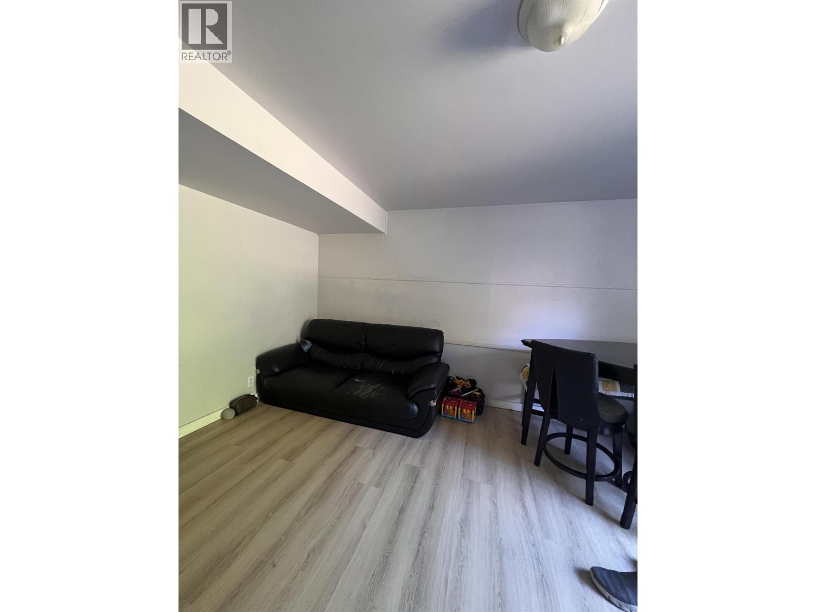 7566 Kraft Place, Burnaby, British Columbia  V5A 1Z6 - Photo 9 - R3035041