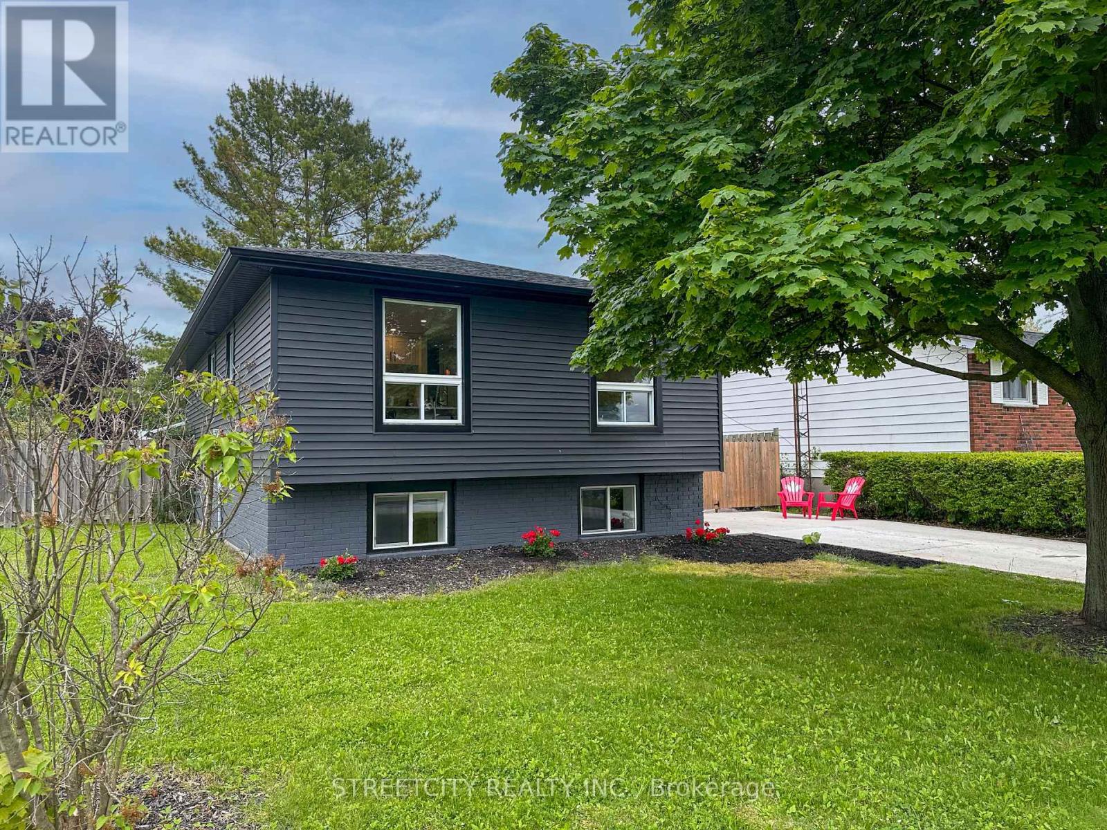 1578 Councillors Street, St. Clair, Ontario  N0N 1H0 - Photo 1 - X12344477
