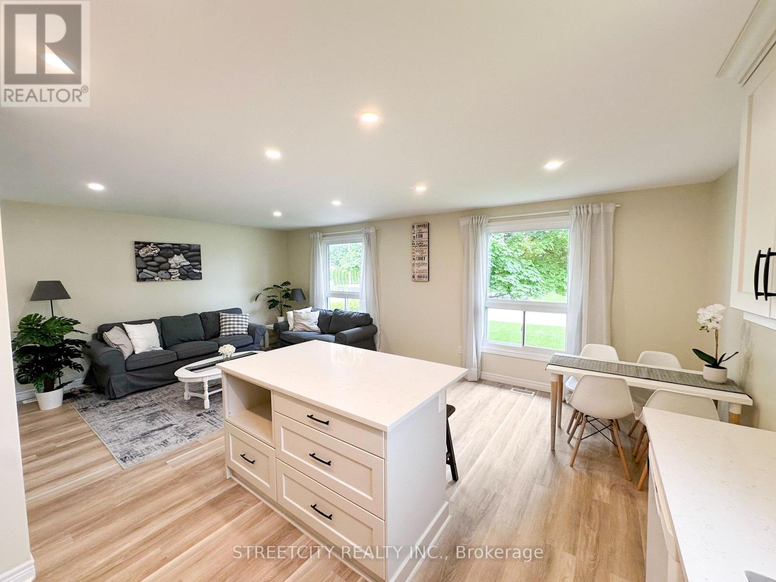 1578 Councillors Street, St. Clair, Ontario  N0N 1H0 - Photo 4 - X12344477