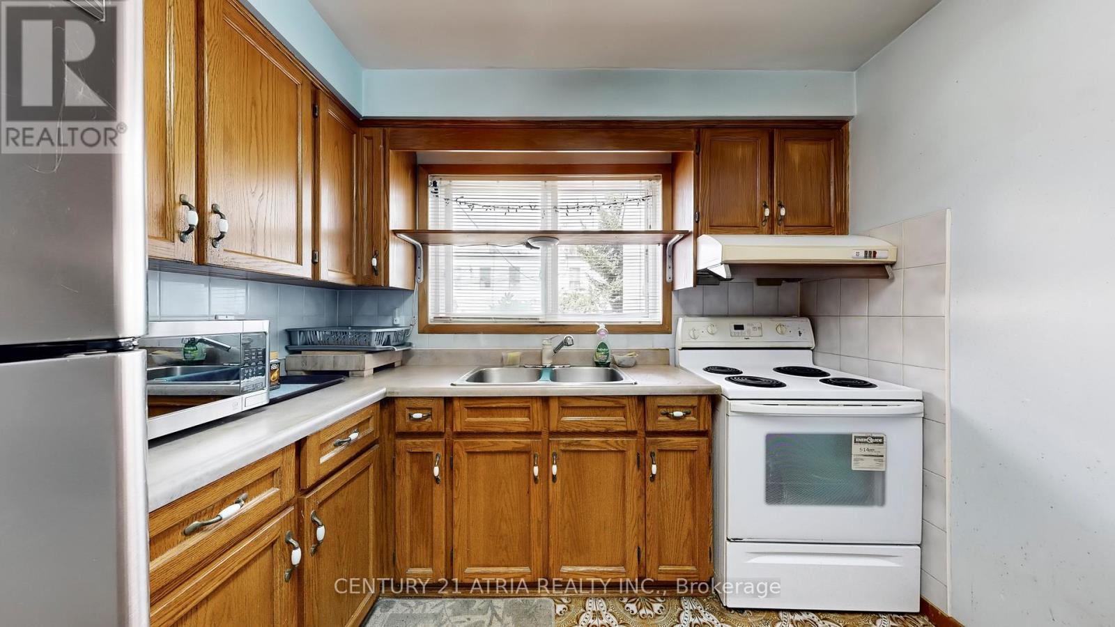 49 Noble Street, Toronto (Roncesvalles), Ontario  M6K 2C7 - Photo 17 - W12344334
