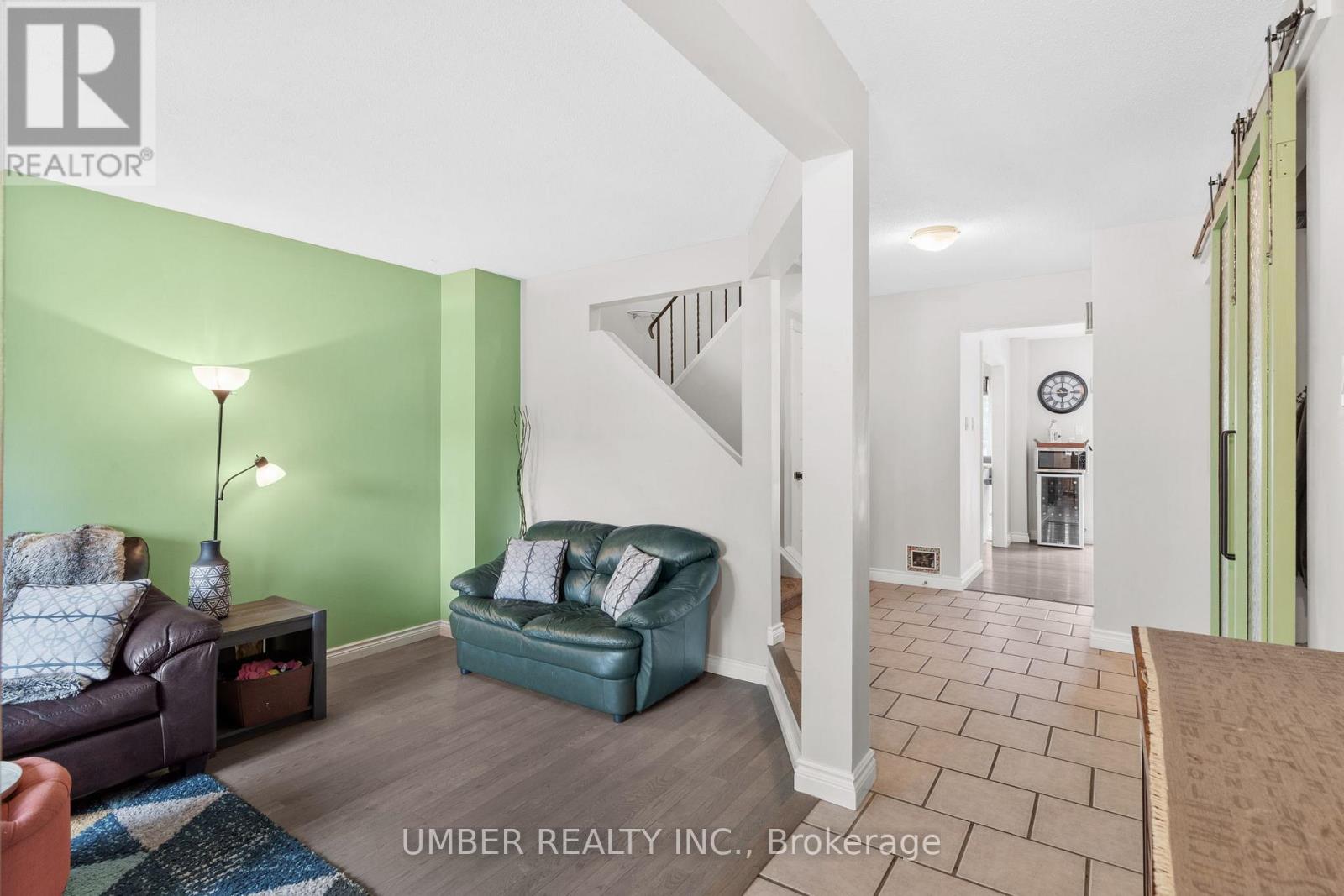 1130 St Emmanuel Terrace, Ottawa, Ontario  K1C 2J7 - Photo 8 - X12344503