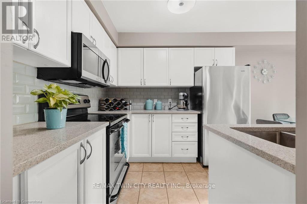 72 - 250 Ainslie Street S, Cambridge, Ontario  N1R 8P8 - Photo 6 - X12344388