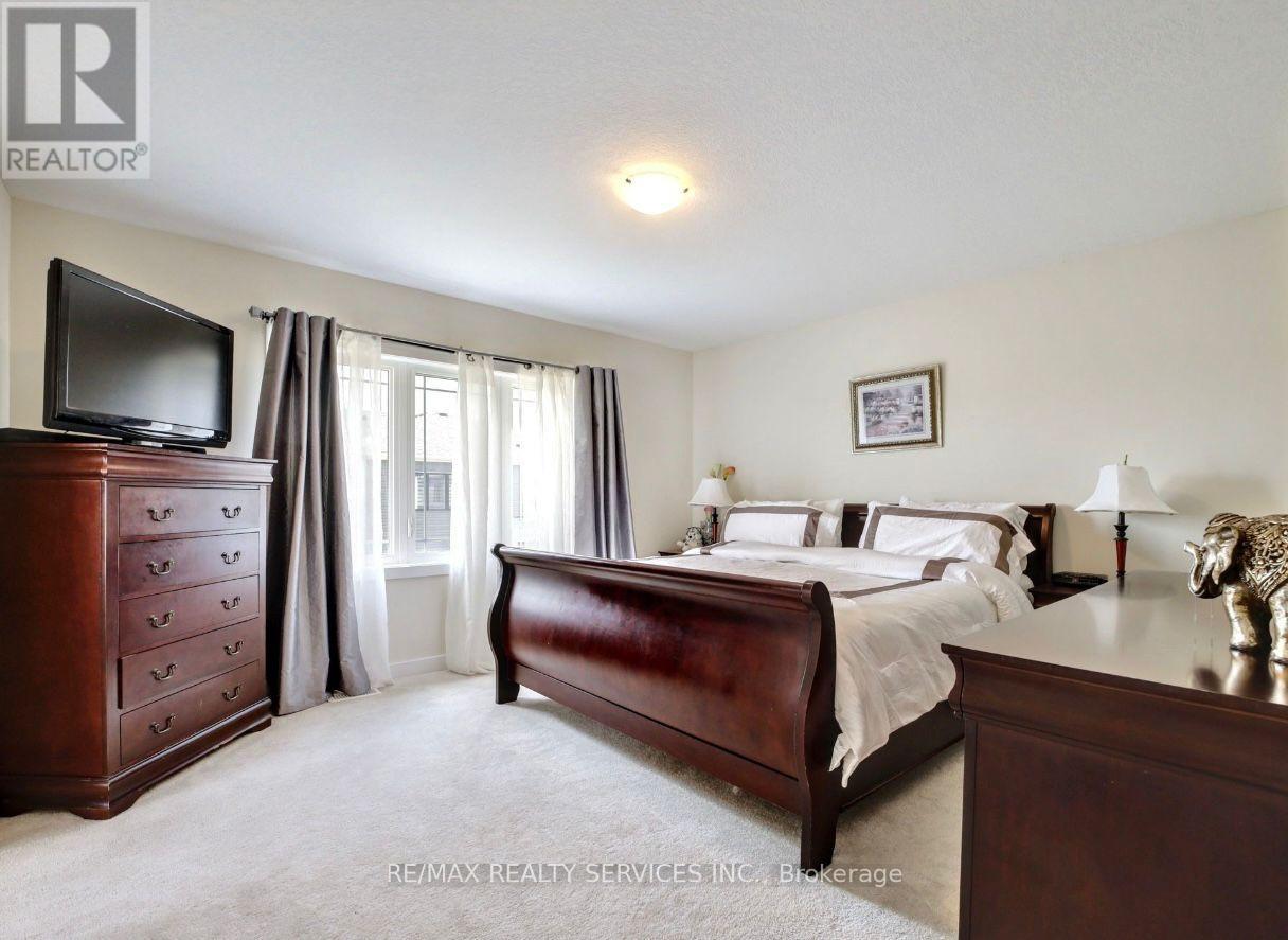 Property at 237 EASTBRIDGE AVENUE image 5