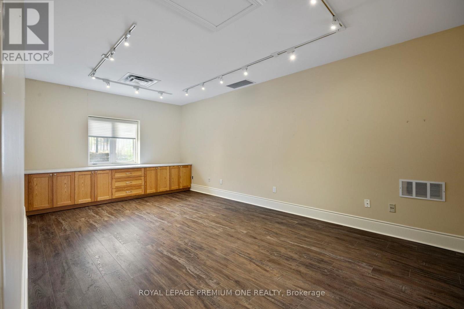 4994 King Street, Lincoln, Ontario  L3J 0R5 - Photo 15 - X12344433