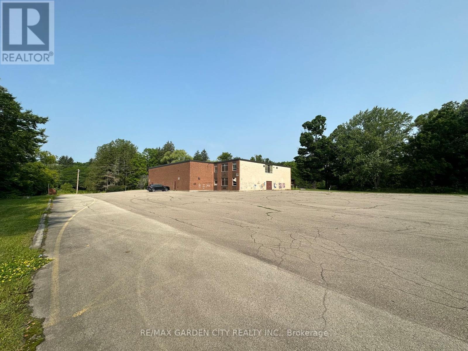 1165 Centre Street, Pelham (Fenwick), Ontario  L0S 1C0 - Photo 10 - X12053409
