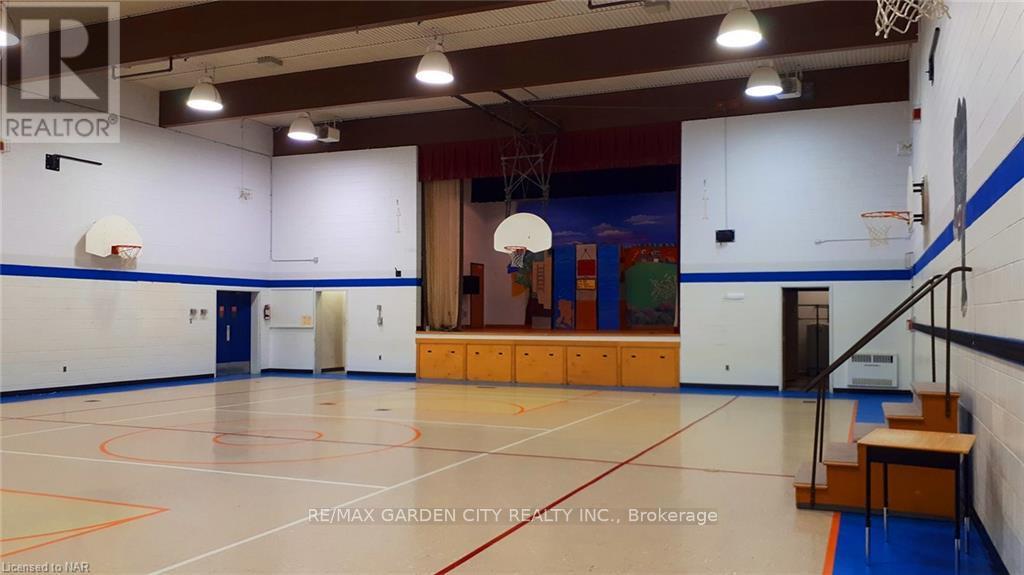 1165 Centre Street, Pelham (Fenwick), Ontario  L0S 1C0 - Photo 4 - X12053409