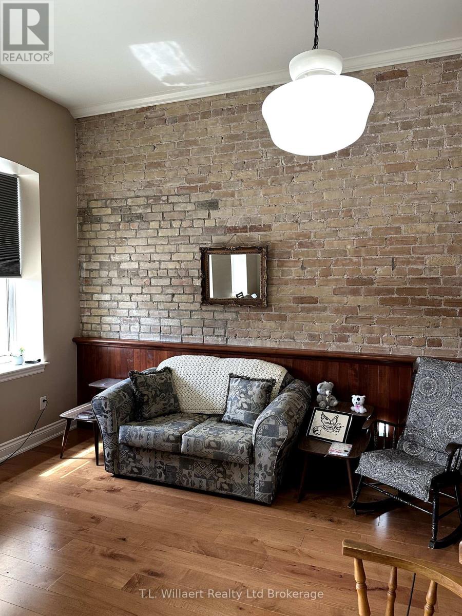 207 - 17 Brock Street W, Tillsonburg, Ontario  N4G 2A3 - Photo 3 - X12344457