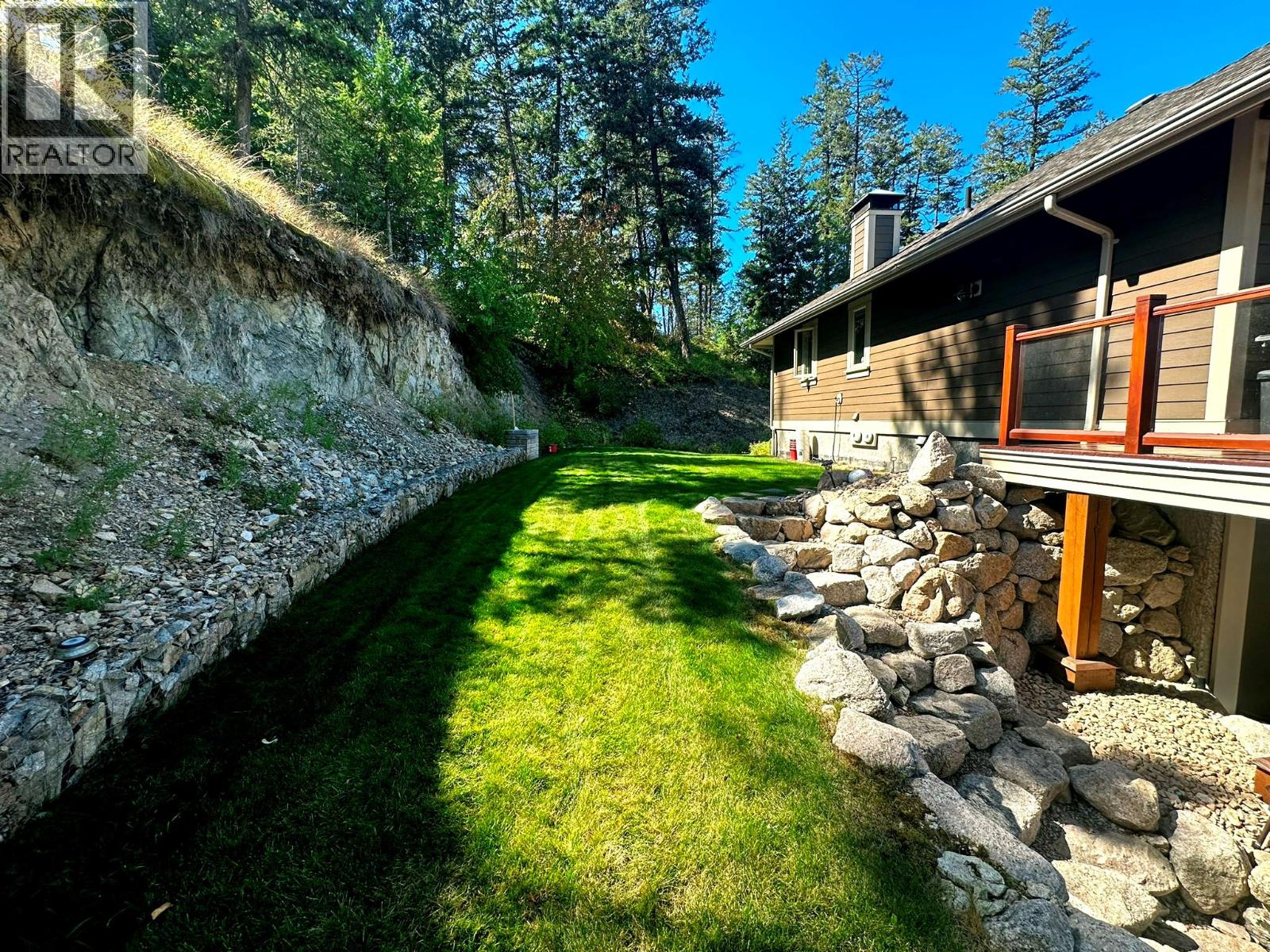253 Dormie Place, Vernon, British Columbia  V1H 1Y5 - Photo 7 - 10359407