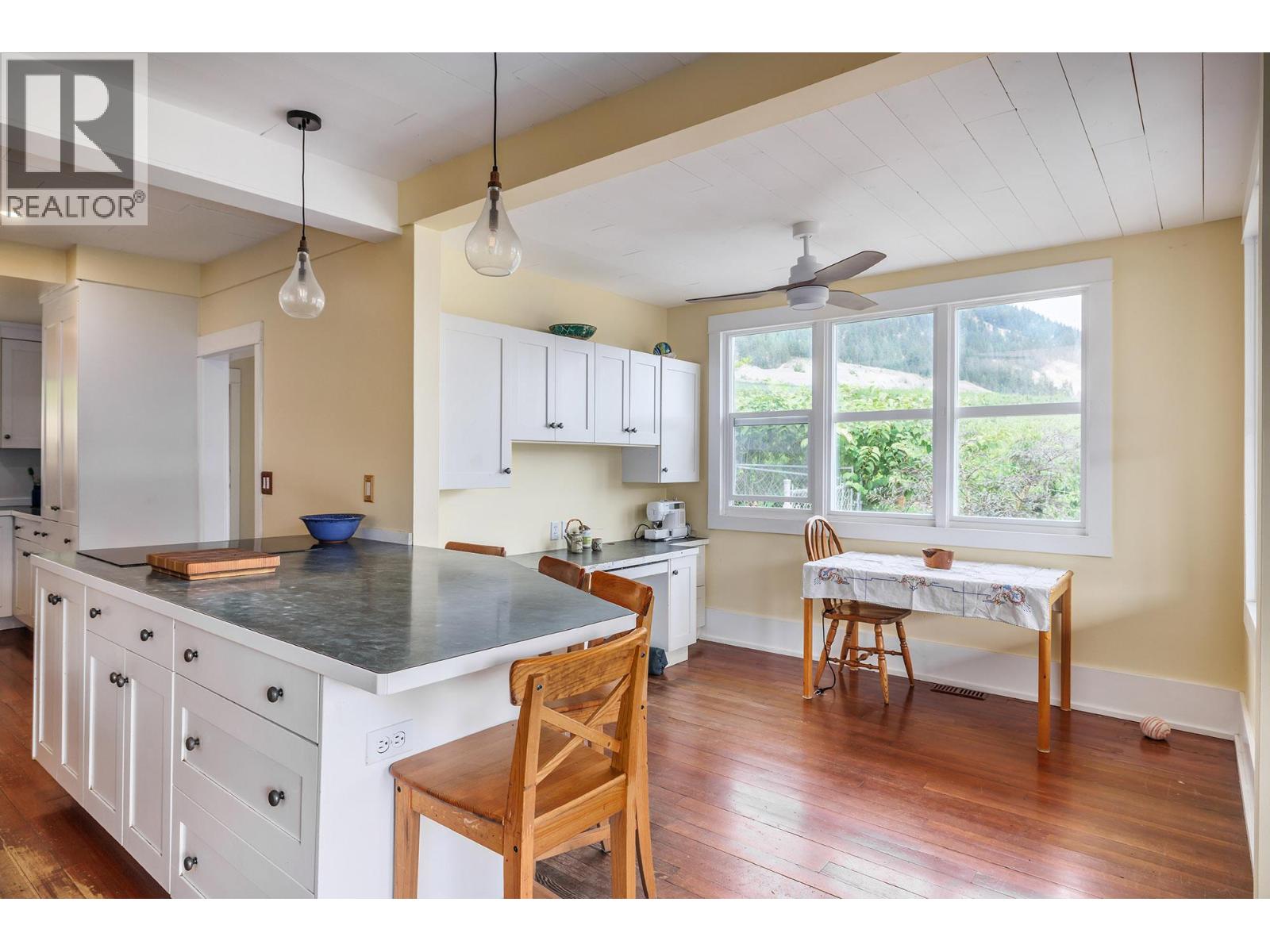 15818 Old Mission Road, Lake Country, British Columbia  V4V 2G8 - Photo 10 - 10358802