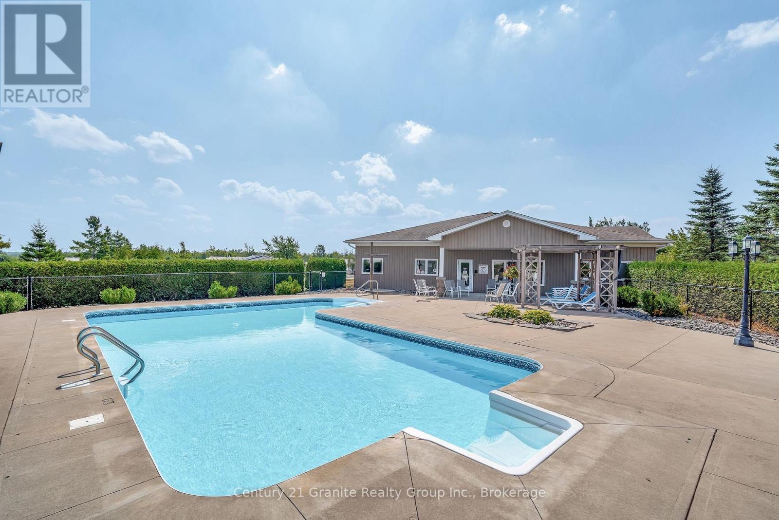 58 Creekside Circle, Kawartha Lakes, Ontario  K0M 1L0 - Photo 46 - X12344492