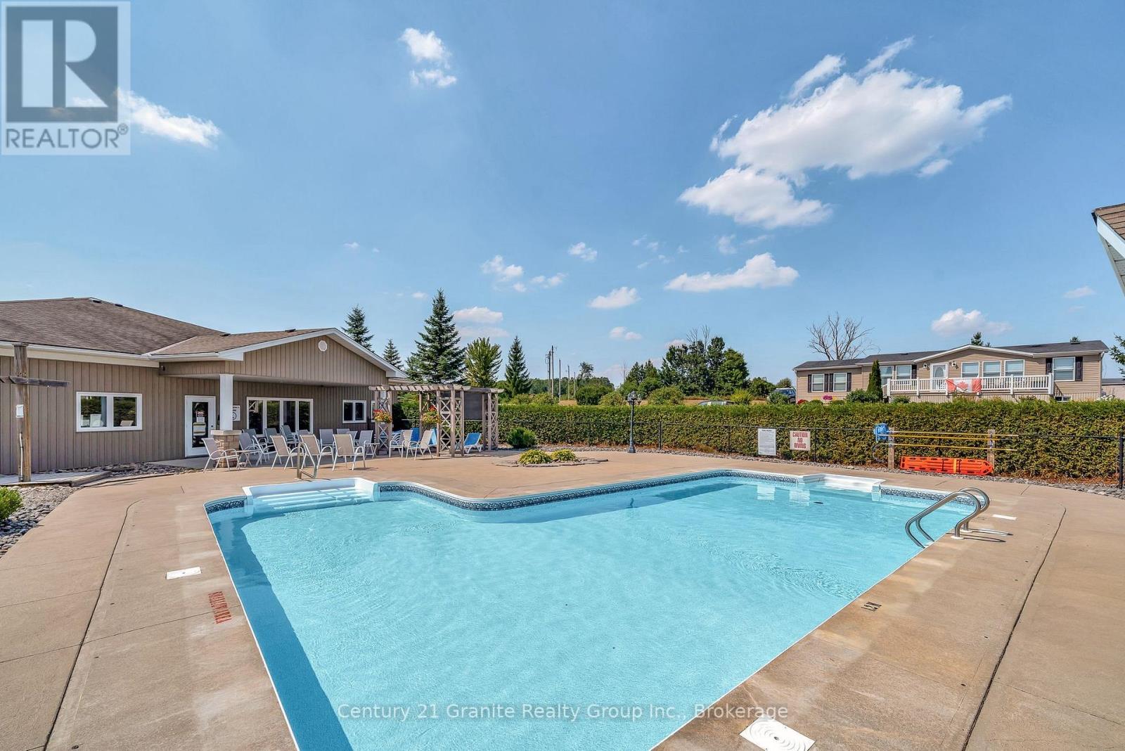 58 Creekside Circle, Kawartha Lakes, Ontario  K0M 1L0 - Photo 47 - X12344492