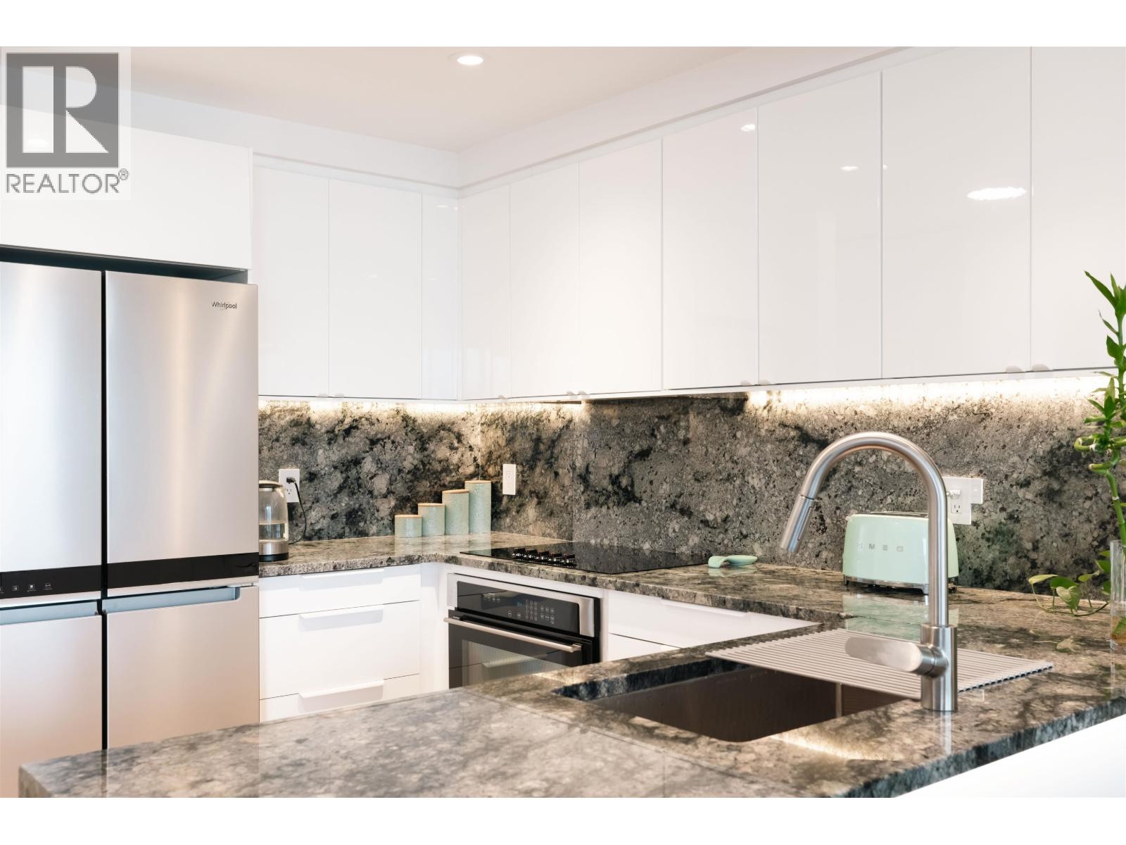 705 444 Lonsdale Avenue, North Vancouver, British Columbia  V7M 3H5 - Photo 8 - R3036798