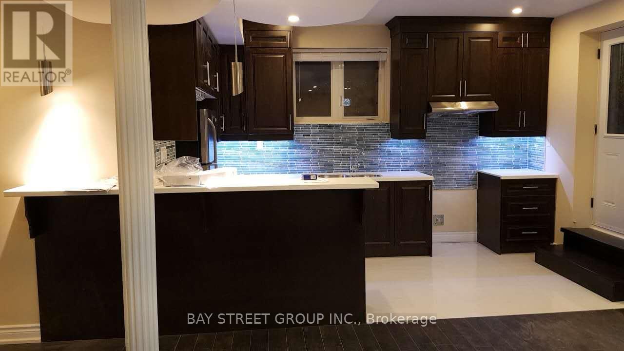 209 Kentland Street, Markham, Ontario  L6E 2E2 - Photo 2 - N12340735