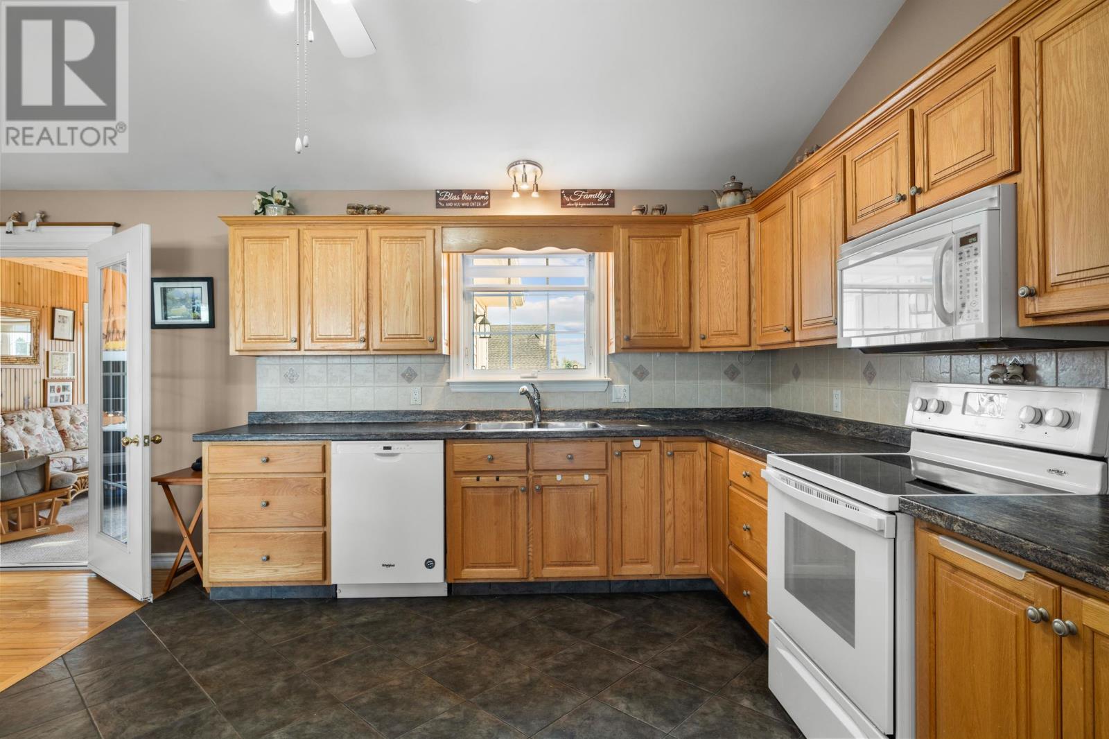 19 Horseshoe Boulevard, Charlottetown, Prince Edward Island  C1C 1R6 - Photo 9 - 202520586