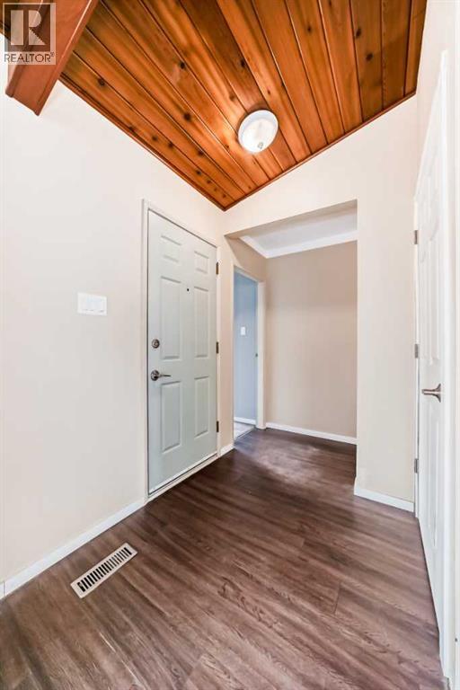 Property at 211 Allan Crescent SE image 4