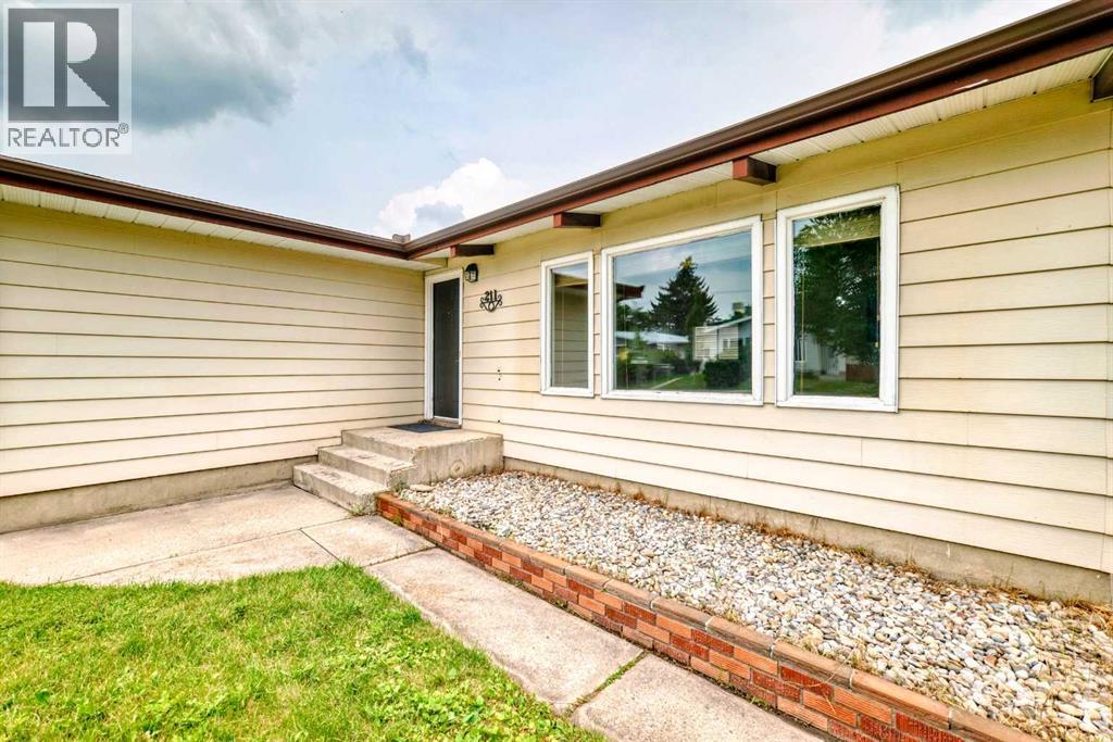 Property at 211 Allan Crescent SE image 3