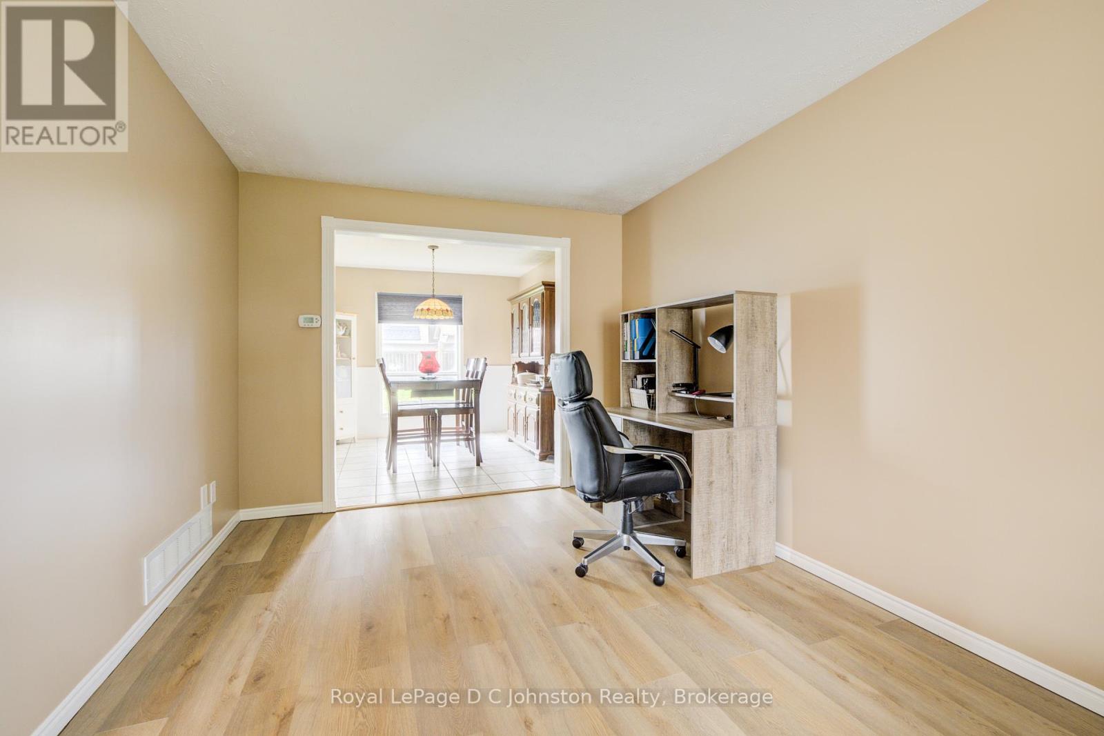 254 Scott Road, Cambridge, Ontario  N3C 3W8 - Photo 10 - X12290953