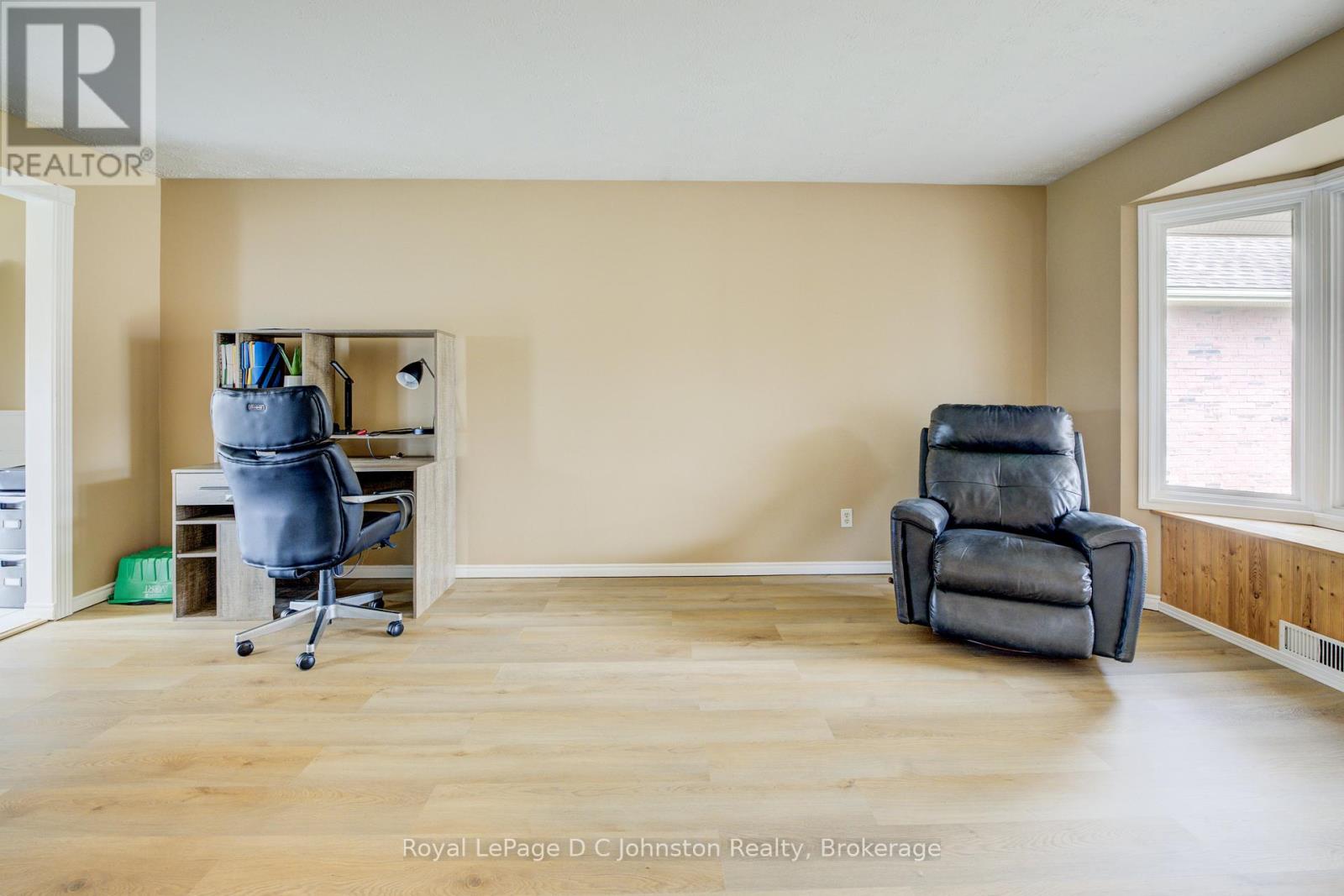 254 Scott Road, Cambridge, Ontario  N3C 3W8 - Photo 9 - X12290953