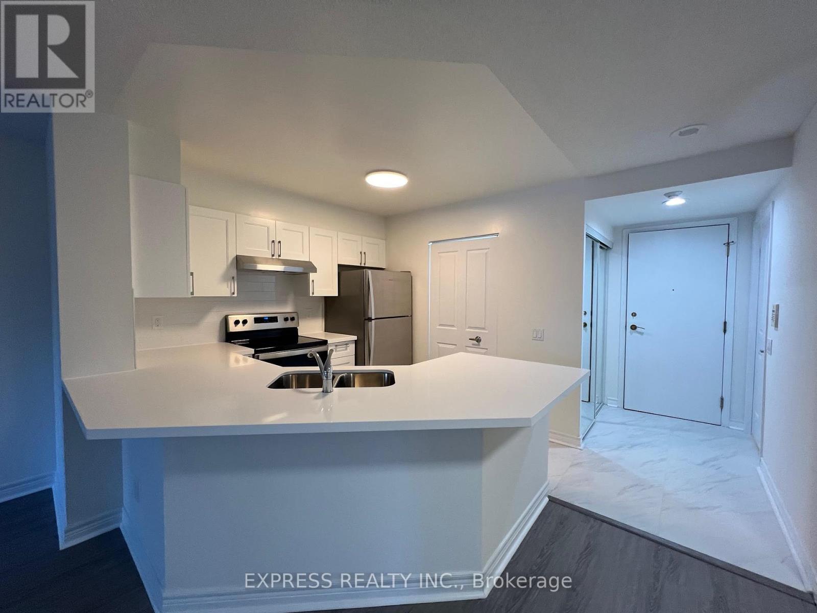 610 - 152 ST. PATRICK STREET, Toronto, Ontario