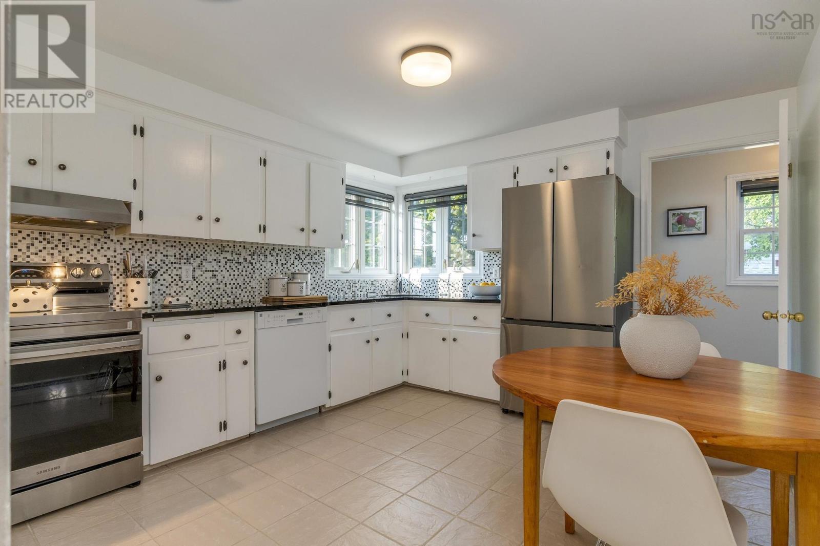 3707 Rosemeade Avenue, Halifax, Nova Scotia  B3K 4L9 - Photo 9 - 202520531