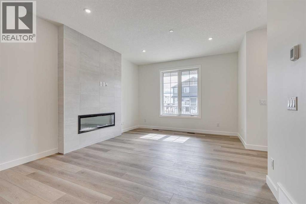Property at 377 Hotchkiss Drive SE image 2