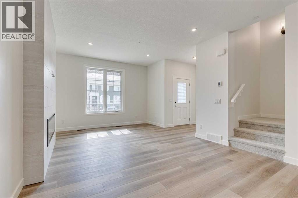 Property at 377 Hotchkiss Drive SE image 3