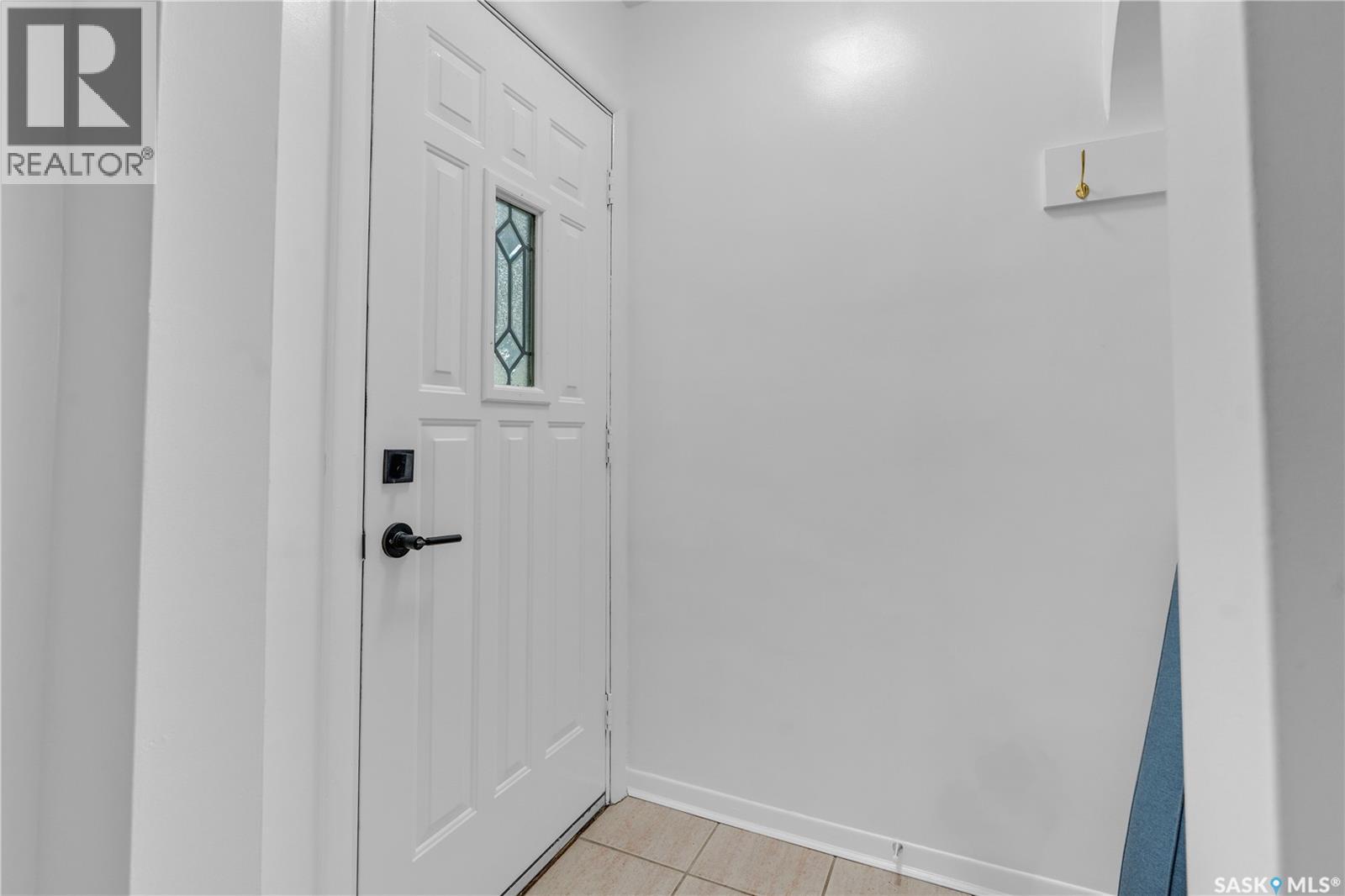 Property at 1617 Cairns AVENUE image 3