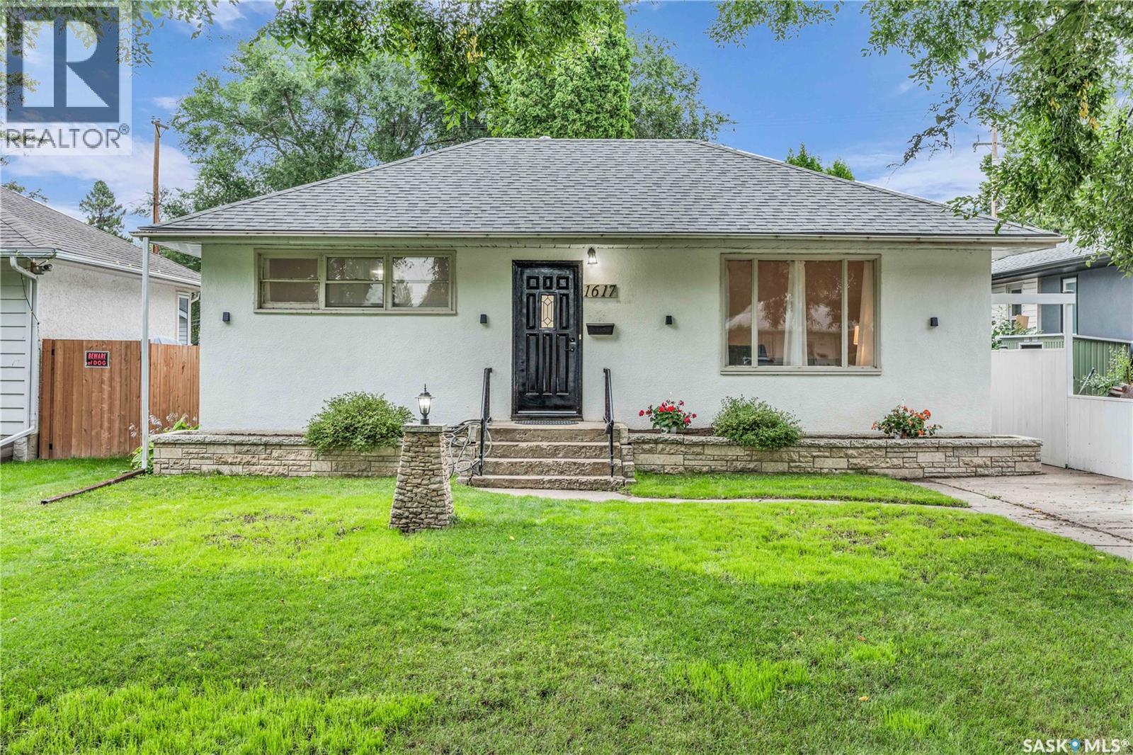 Property at 1617 Cairns AVENUE image 1