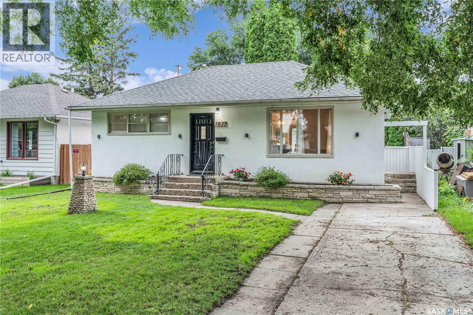 Property at 1617 Cairns AVENUE image 2