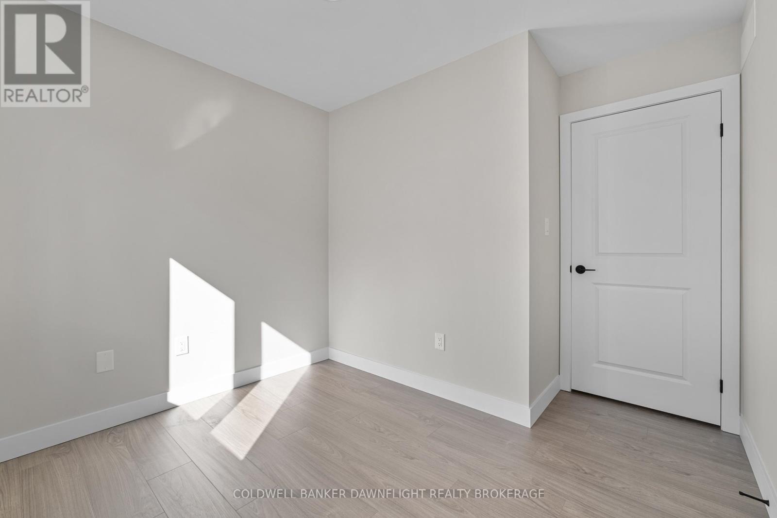 127 Victoria Avenue E, South Huron, Ontario  N0M 1M0 - Photo 13 - X12344556