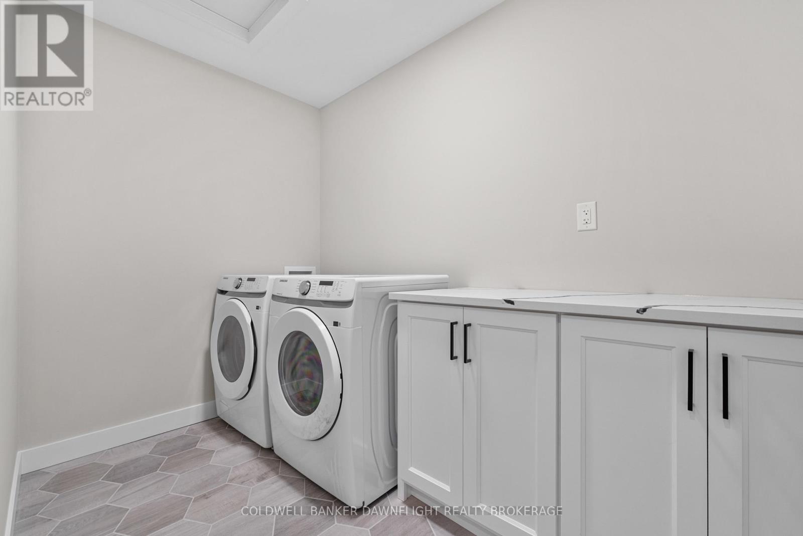 127 Victoria Avenue E, South Huron, Ontario  N0M 1M0 - Photo 27 - X12344556