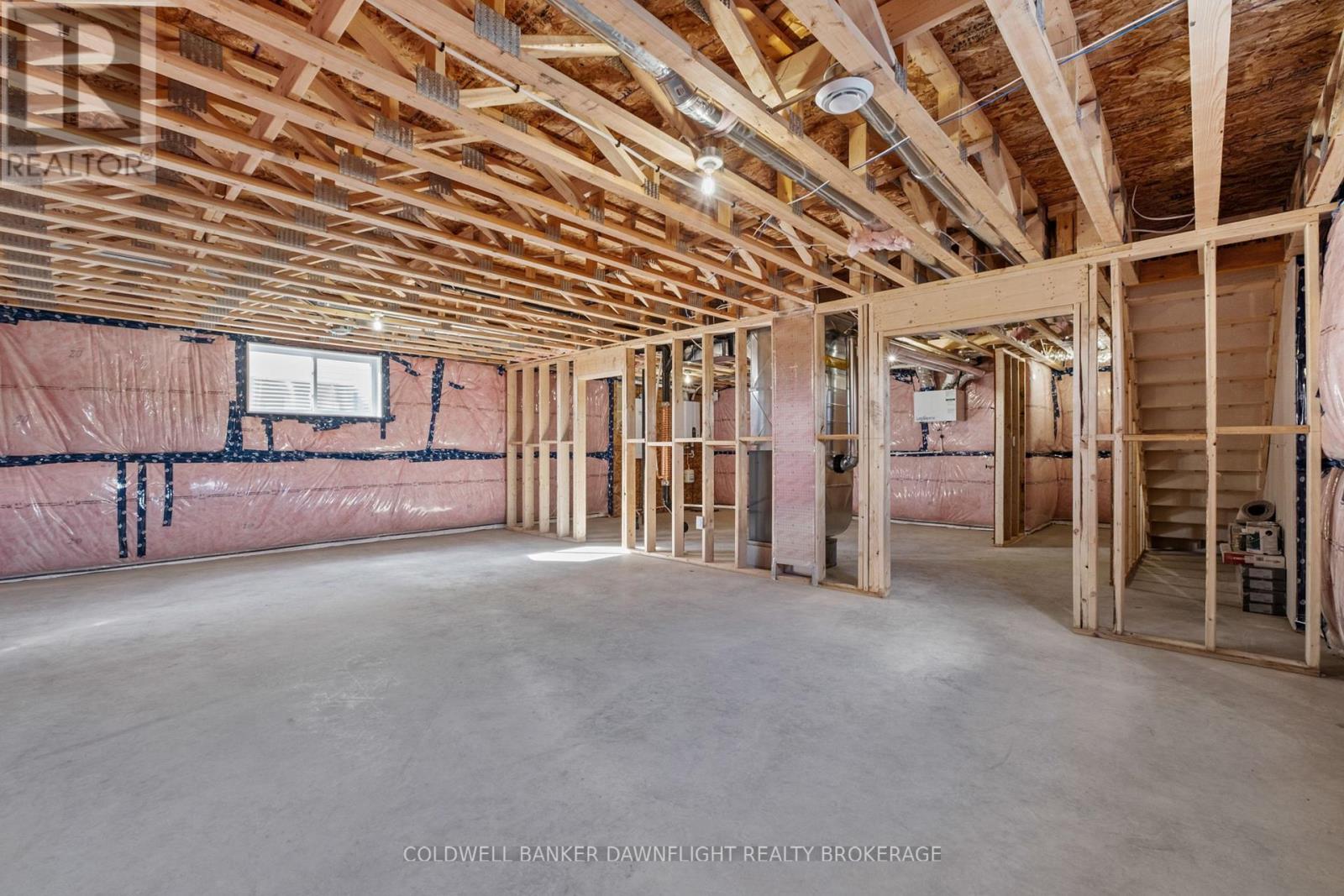 127 Victoria Avenue E, South Huron, Ontario  N0M 1M0 - Photo 33 - X12344556