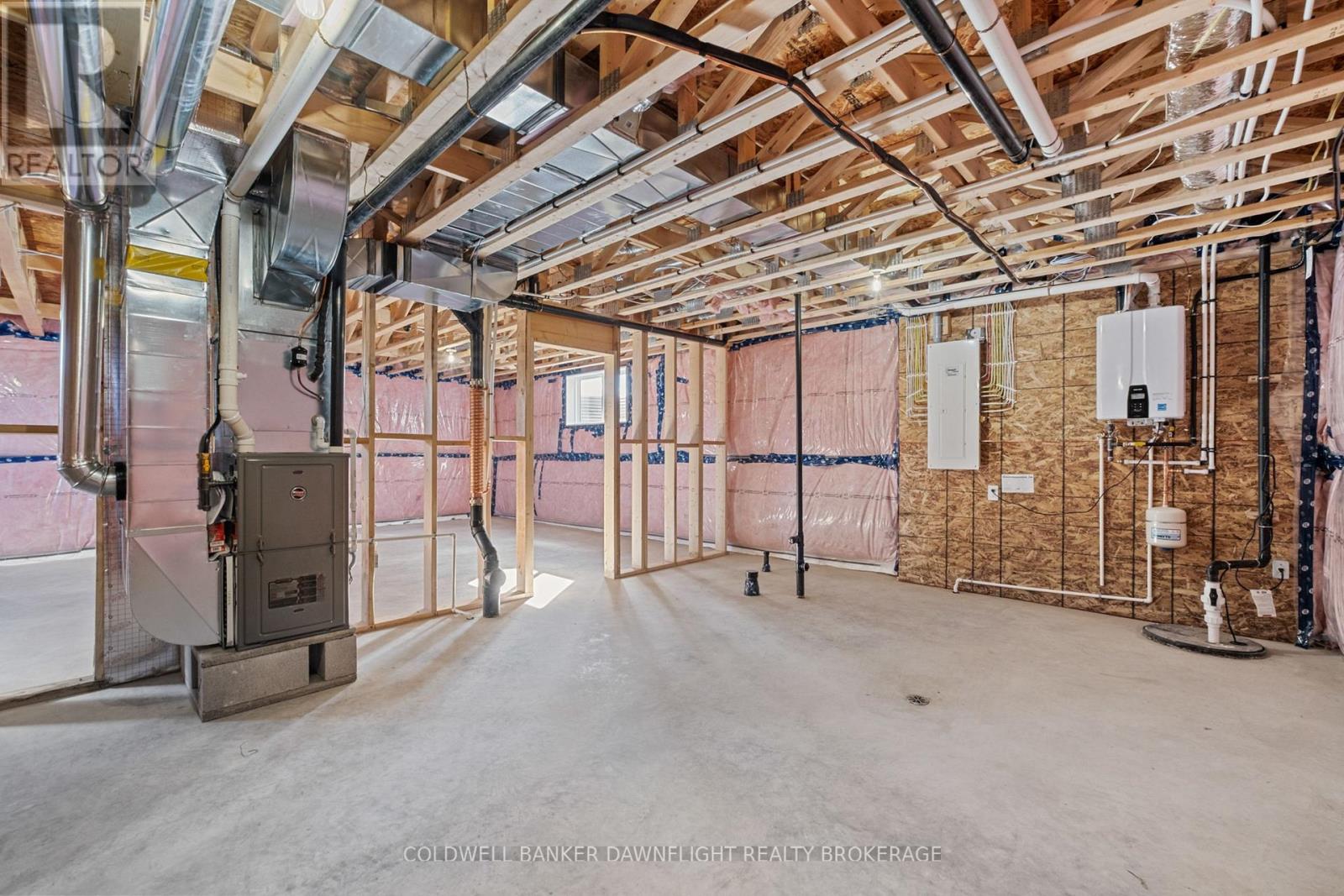 127 Victoria Avenue E, South Huron, Ontario  N0M 1M0 - Photo 34 - X12344556