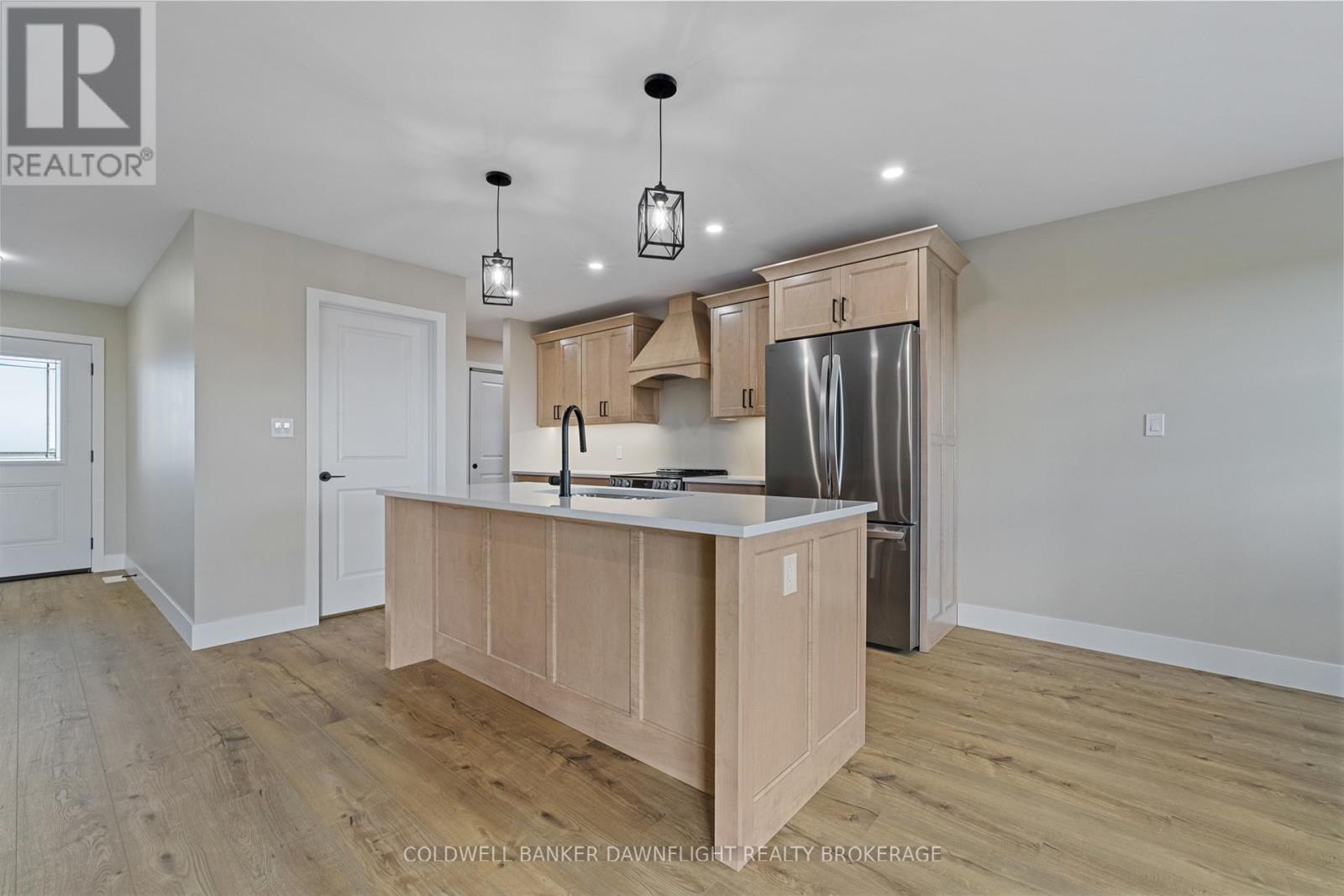 123 Victoria Avenue E, South Huron, Ontario  N0M 1M0 - Photo 8 - X12344560