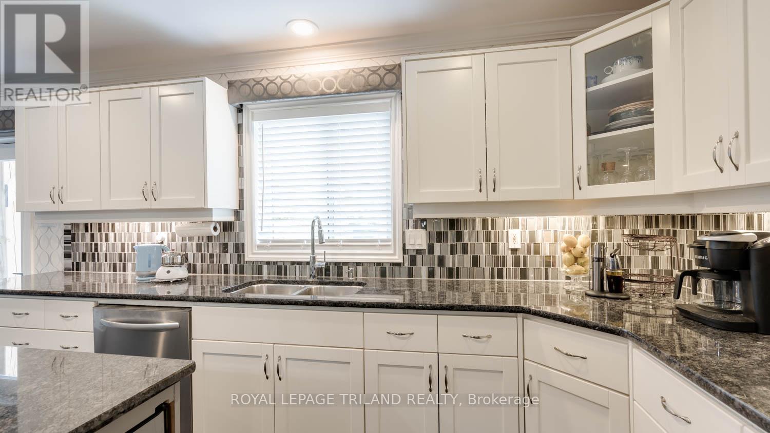 458 Boler Road, London South (South K), Ontario  N6K 2K7 - Photo 10 - X12344660