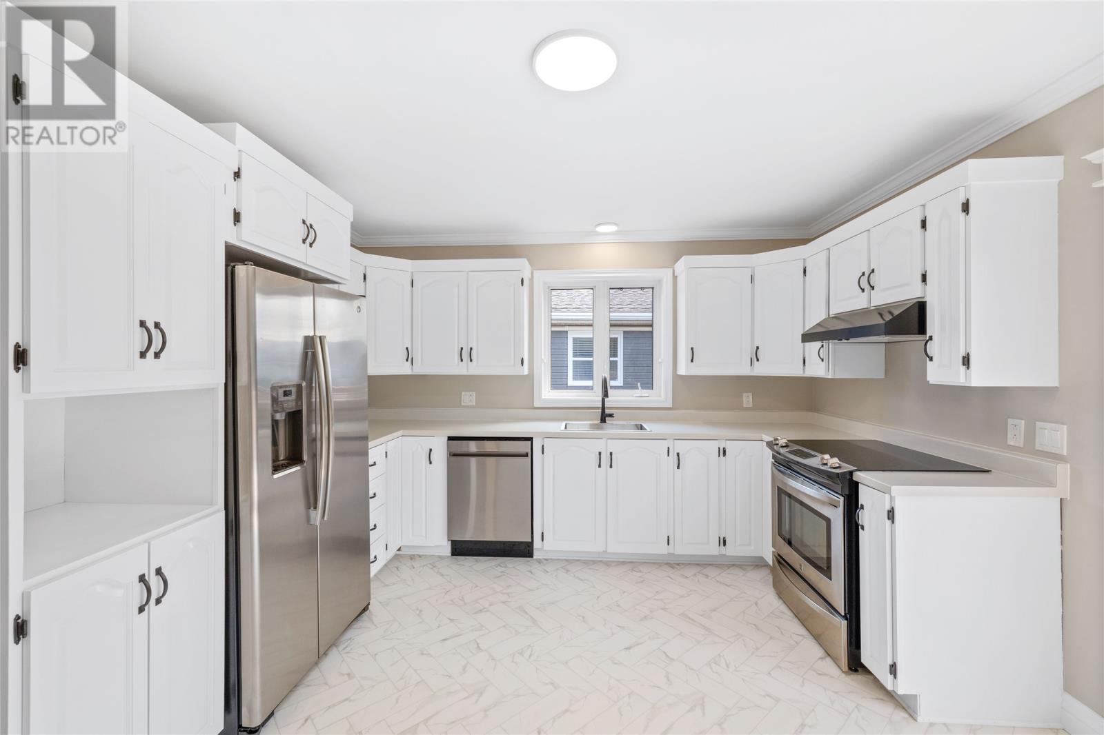 Property at 35 Emerald Drive image 3
