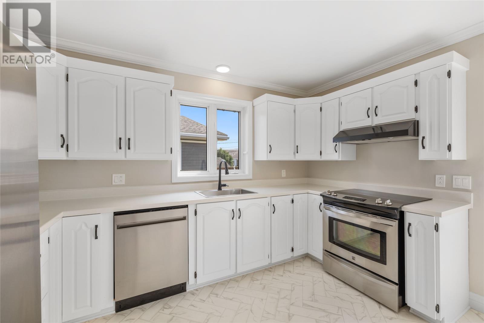 Property at 35 Emerald Drive image 4