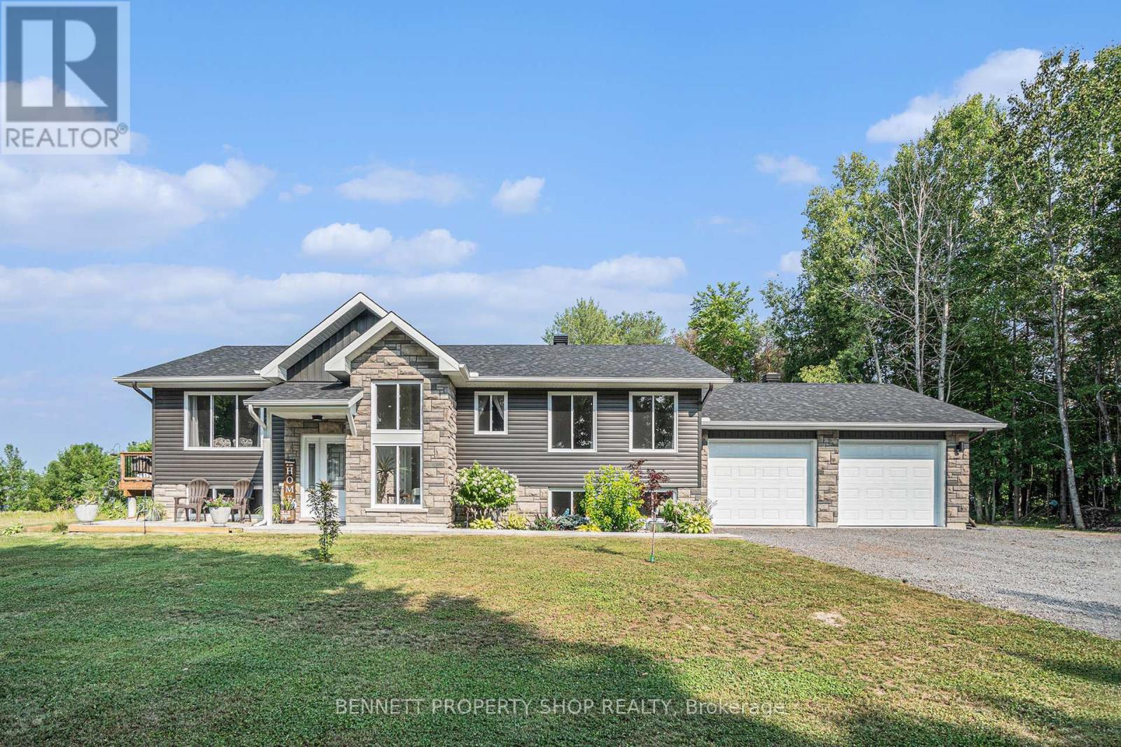 8 Red Door Lane, Horton, Ontario  K7V 3Z8 - Photo 1 - X12344628