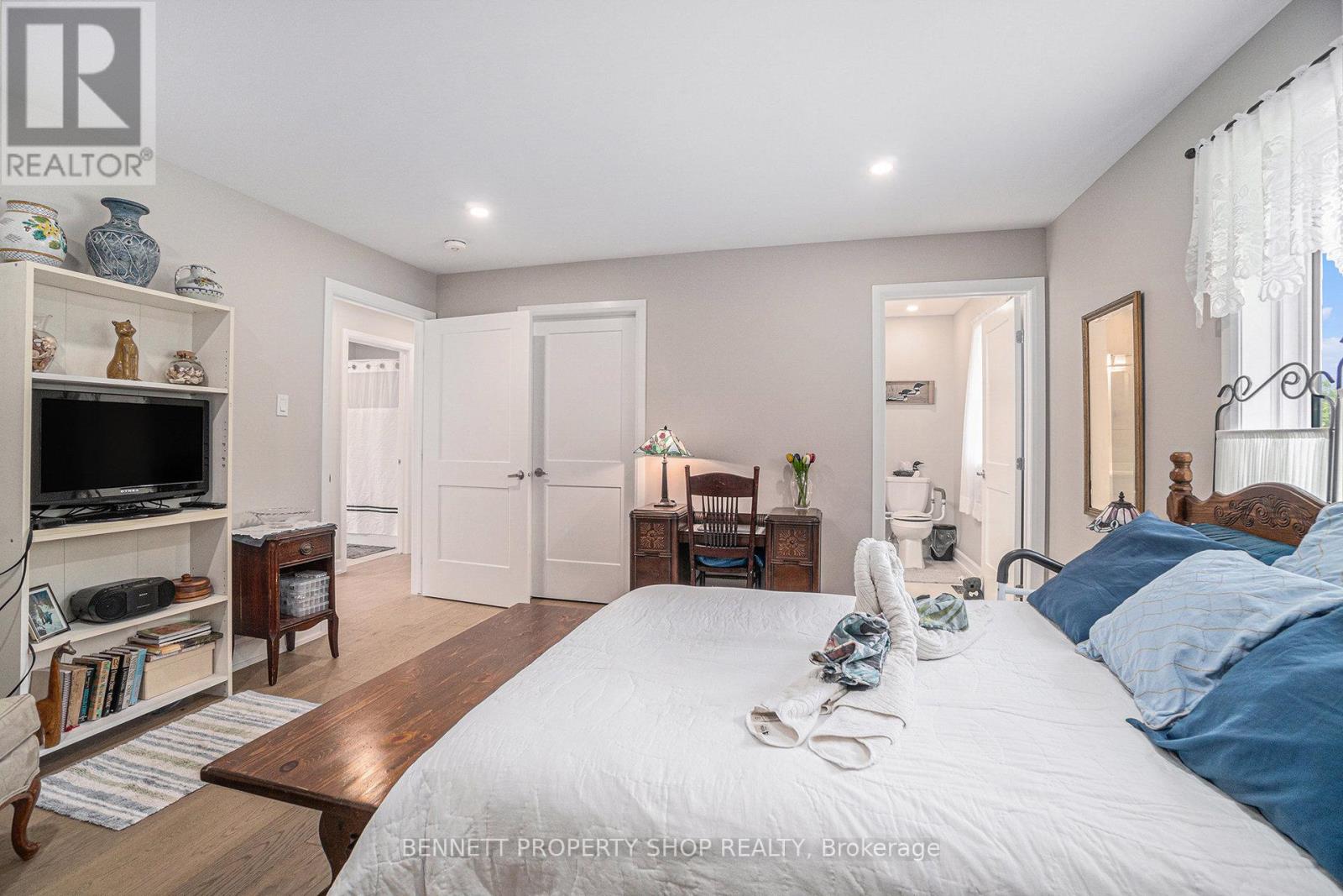 8 Red Door Lane, Horton, Ontario  K7V 3Z8 - Photo 13 - X12344628