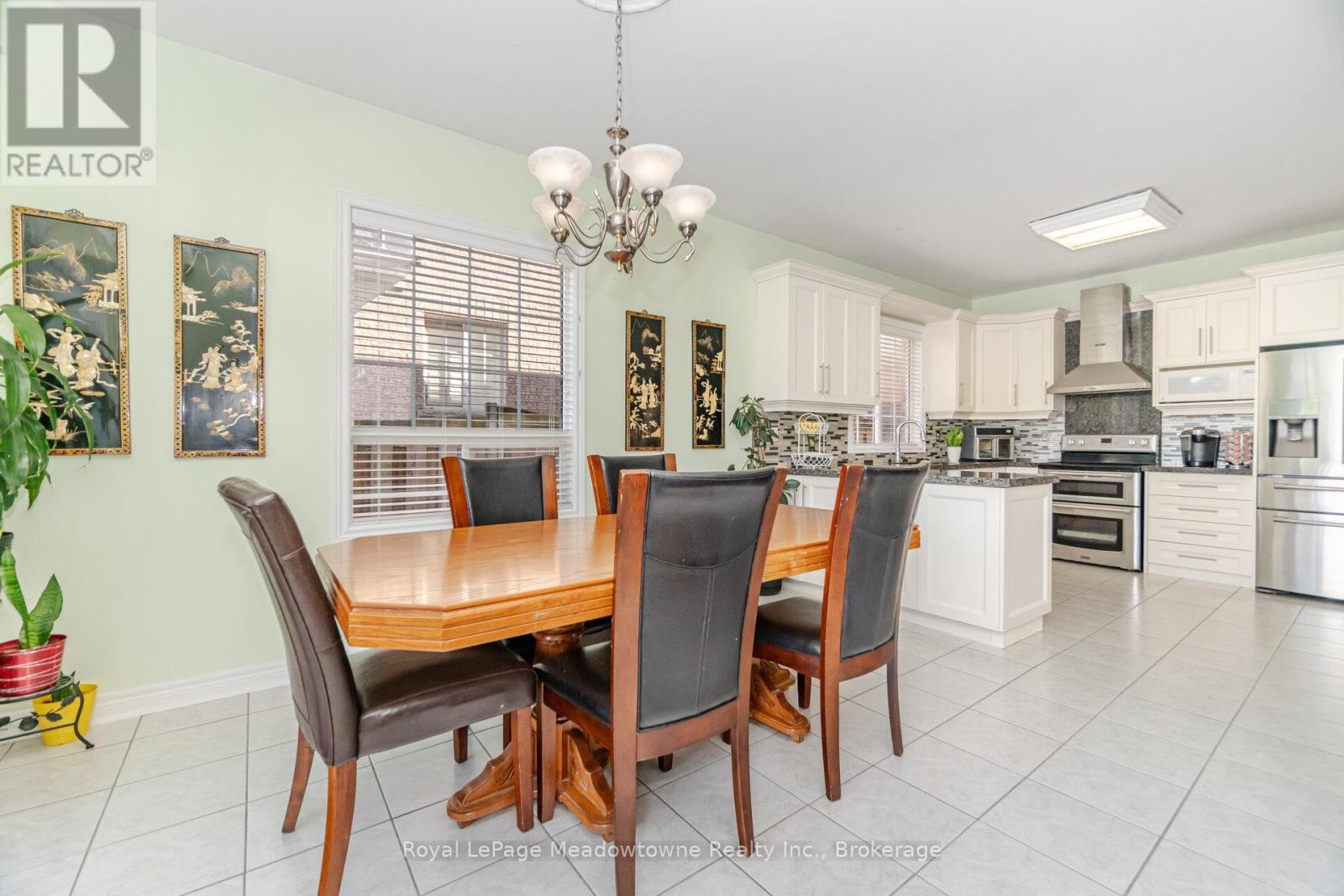 194 Manley Lane, Milton, Ontario  L9T 5N8 - Photo 11 - W12344687