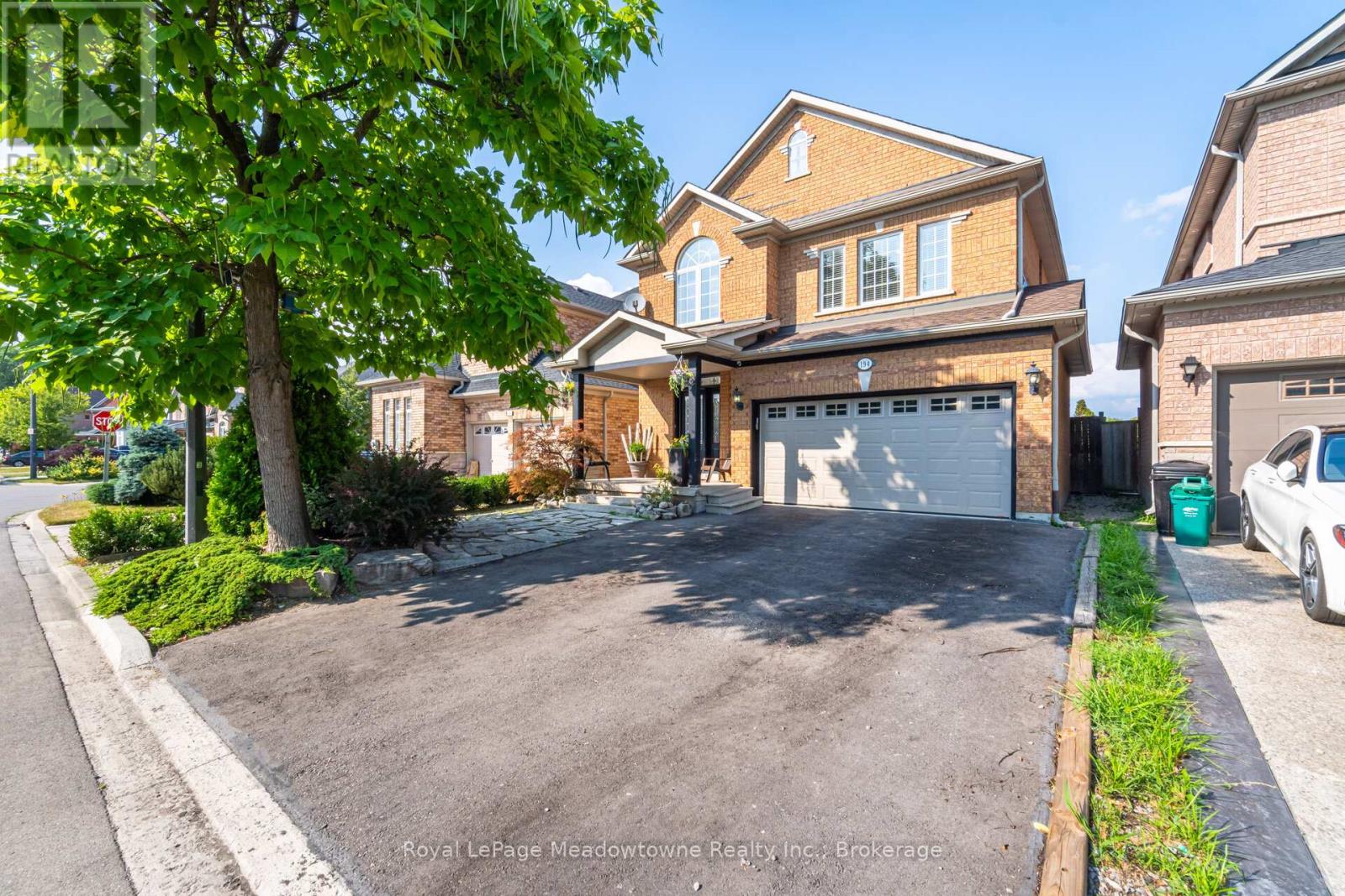 194 Manley Lane, Milton, Ontario  L9T 5N8 - Photo 2 - W12344687