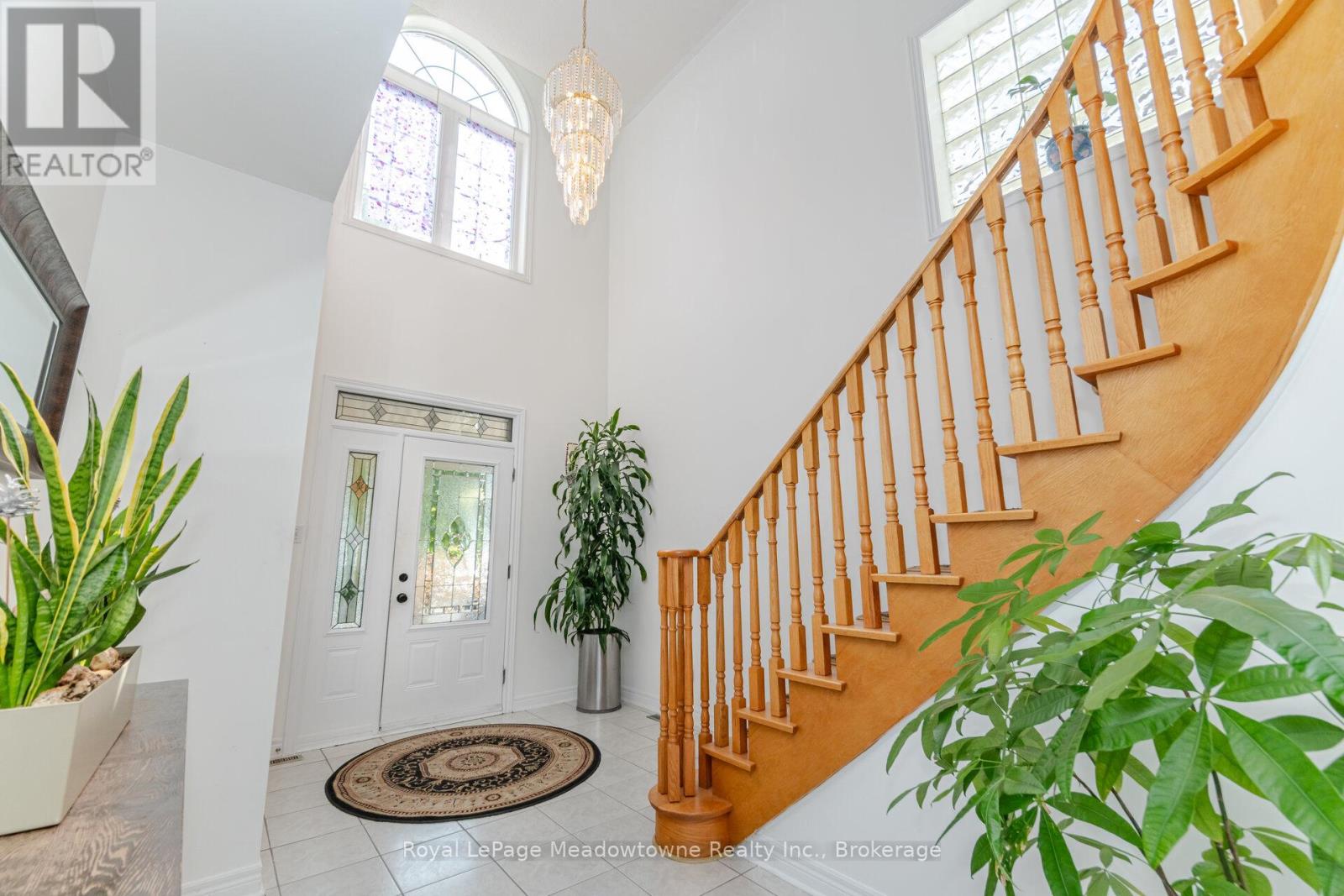 194 Manley Lane, Milton, Ontario  L9T 5N8 - Photo 5 - W12344687