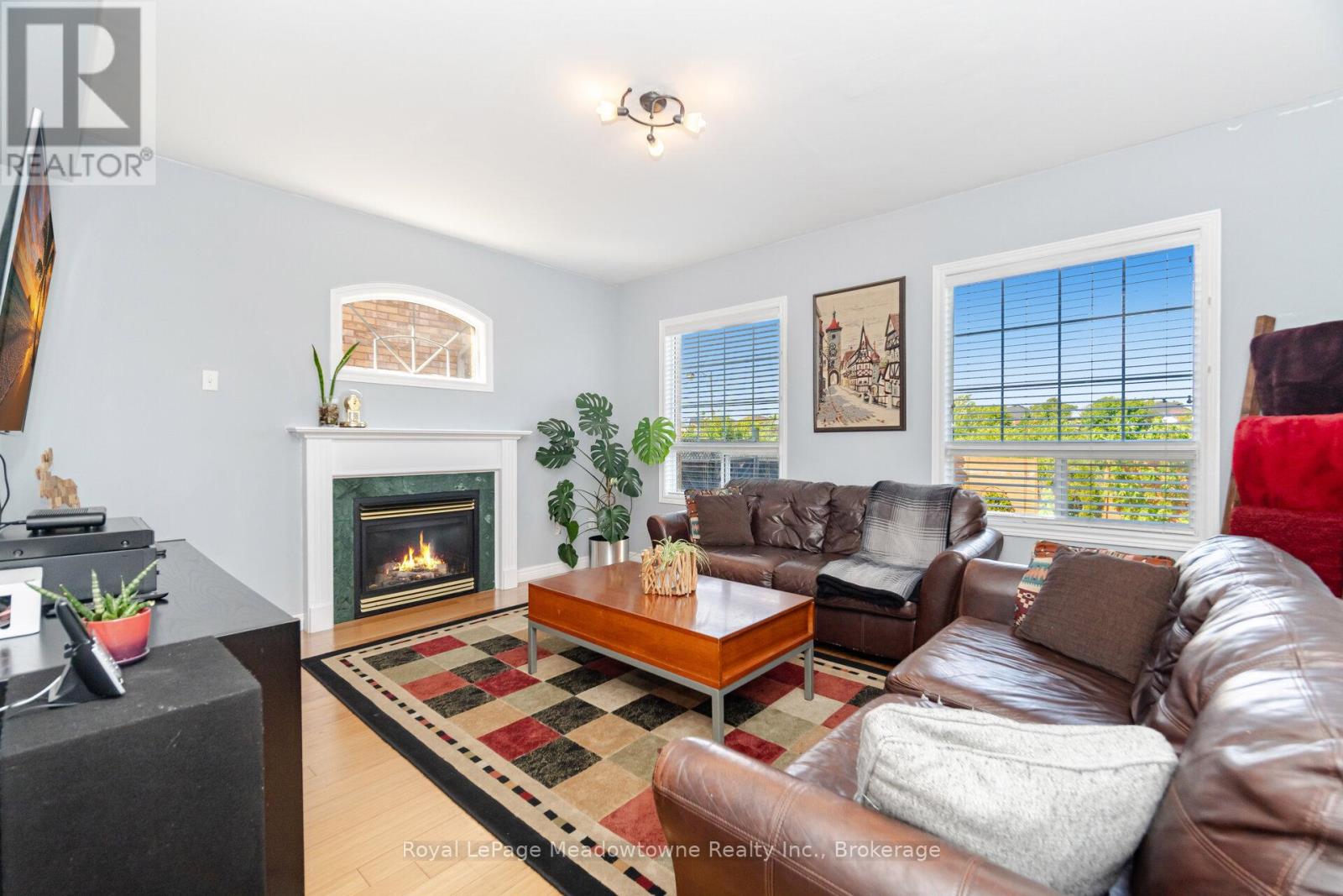 194 Manley Lane, Milton, Ontario  L9T 5N8 - Photo 8 - W12344687
