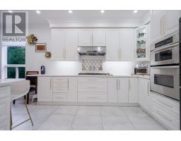 31 CANDLEBROOK CRESCENT, Toronto, Ontario