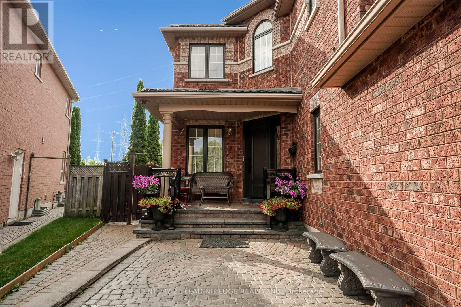 Property at 31 CANDLEBROOK CRESCENT image 3